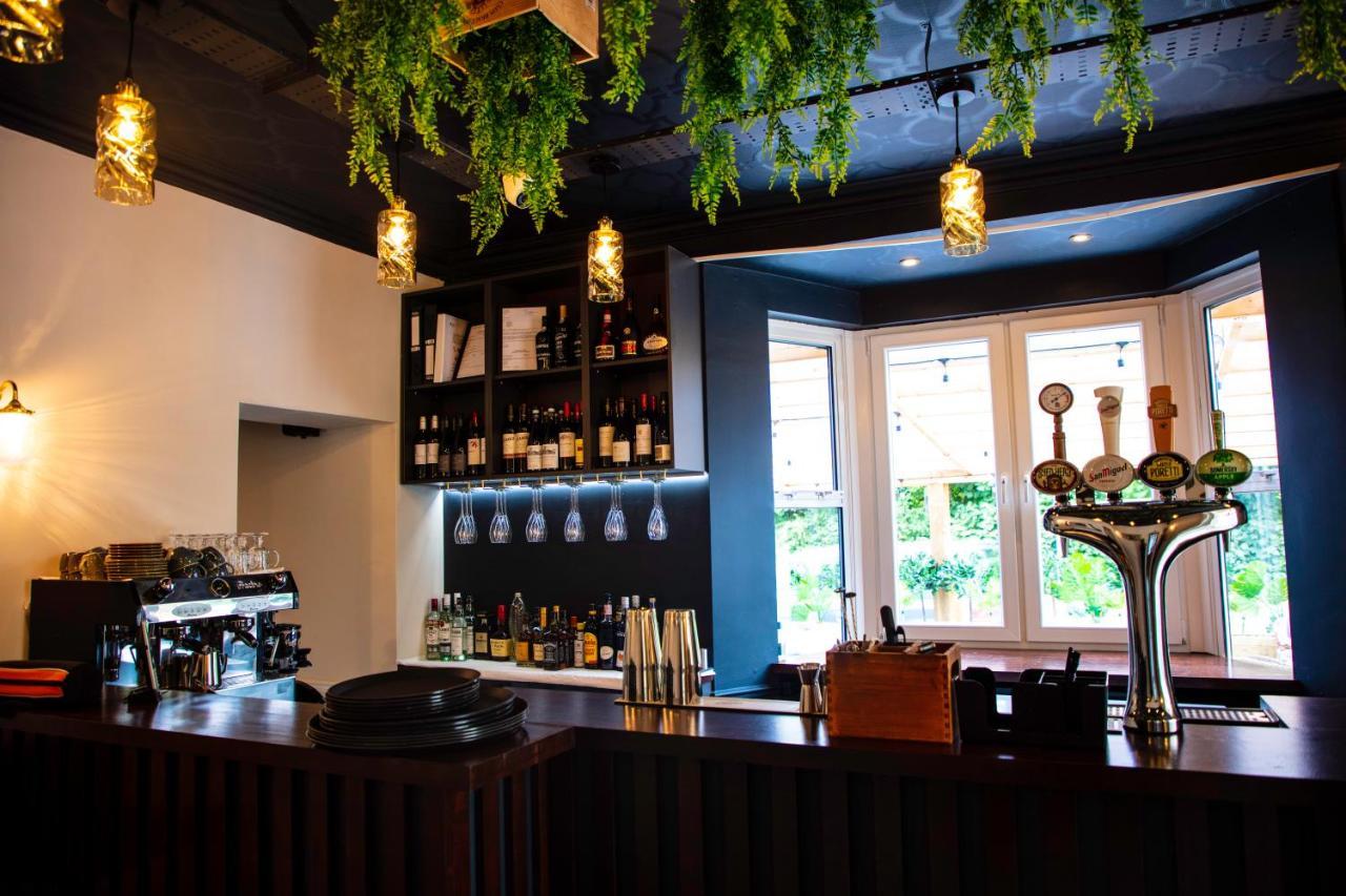 The Charlton Boutique Hotel Челтнем Екстер'єр фото